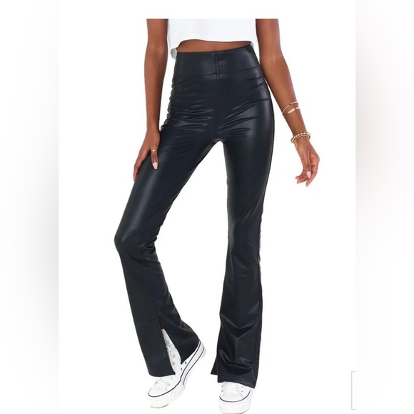 Show Me Your MuMu Nashville pull on Black Flared Pants, size large, NWT - Picture 1 of 10